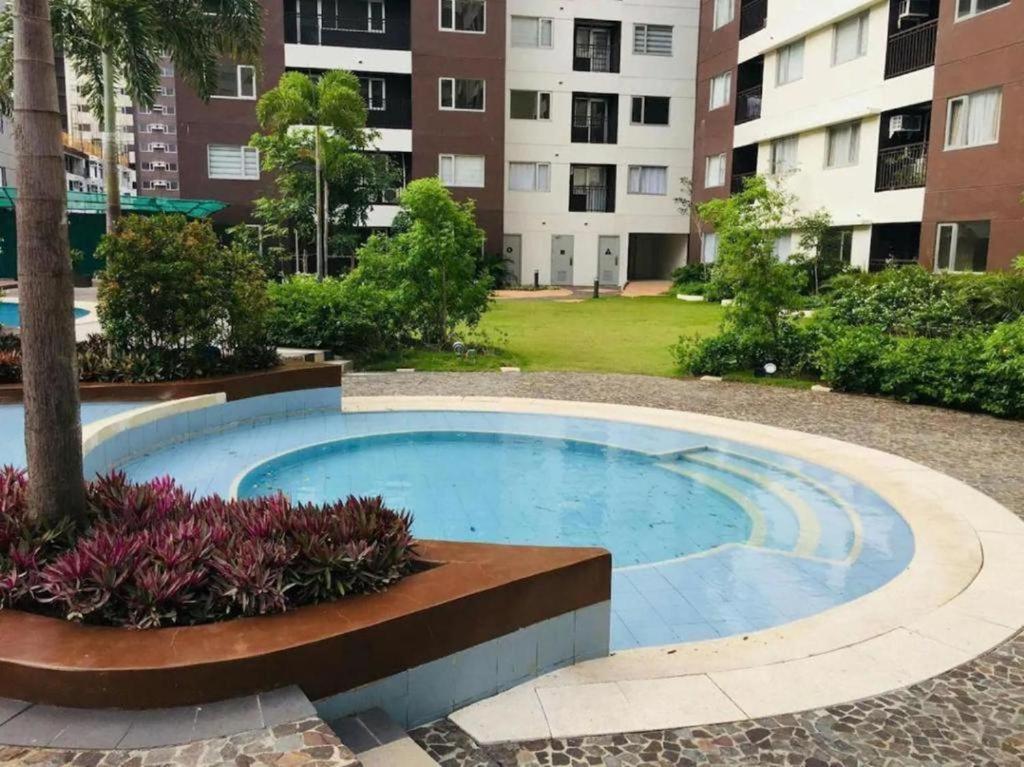 Апарт готель Avida Atria T2-F ,5Mins To Festive Walk And 4 Mins To Iloilo Convention Center Екстер'єр фото