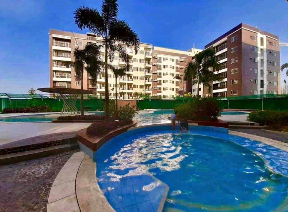 Апарт готель Avida Atria T2-F ,5Mins To Festive Walk And 4 Mins To Iloilo Convention Center Екстер'єр фото